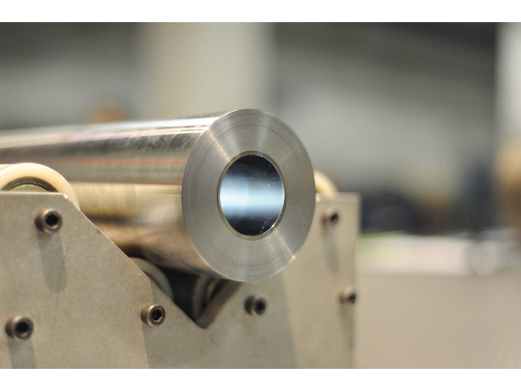 Bimetallic barrel and screw